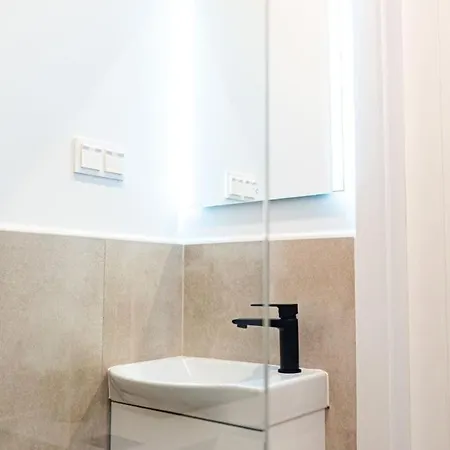 Kompaktowa Kawalerka W Sercu Warszawy Apartment